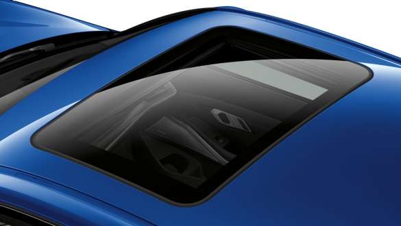 BMW 3. sērijas Sedan (G20), jumta lūka. Skats no augšas uz BMW 3. sērijas Sedan (G20) jumta lūku.