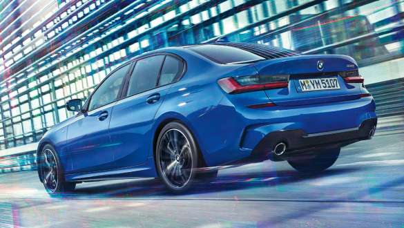 BMW 3. sērijas Sedan (G20), adaptīvā M balstiekārta. Trīs ceturtdaļu aizmugures skats uz BMW 3. sērijas Sedan (G20) ar adaptīvo M balstiekārtu.
