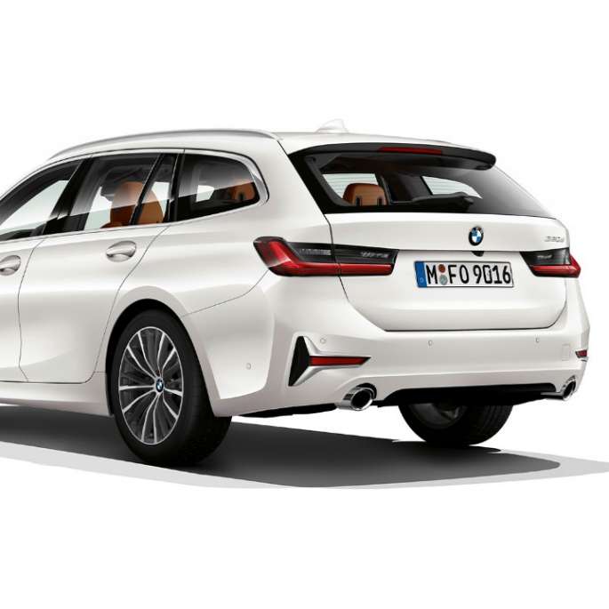 Luxury Line modelis, trīs ceturtdaļu aizmugures skats BMW 3. sērijas Touring, Luxury Line modelis trīs ceturtdaļu aizmugures skatā