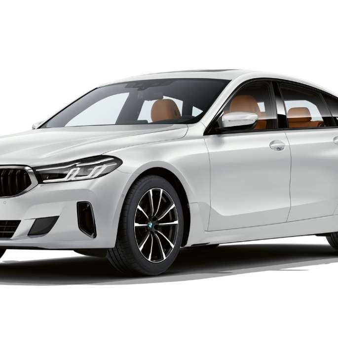 BMW 6. sērijas Gran Turismo, pamata aprīkojums, G32, 2020 BMW 6. sērijas Gran Turismo, G32, 620d, 2020, pamata aprīkojums, metāliska Mineral White krāsa, trīs ceturtdaļu priekšpuses skats