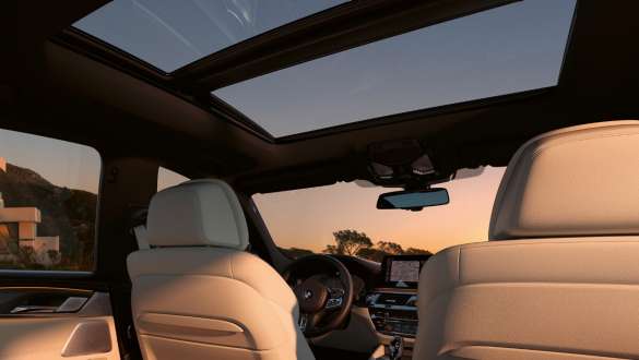 Panorāmas jumta lūka, BMW 6. sērijas Gran Turismo G32, 2020 Panorāmas jumta lūka, BMW 6. sērijas Gran Turismo 640i xDrive G32, 2020, salons