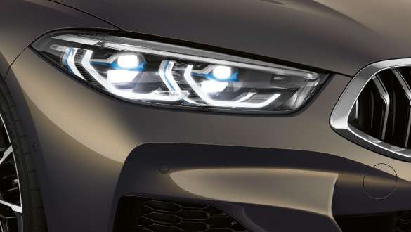 BMW M850i xDrive metāliskā Dravit Grey krāsā, BMW Laserlight, kreisais. BMW M850i xDrive metāliskā Dravit Grey krāsā, BMW Laserlight, kreisais.