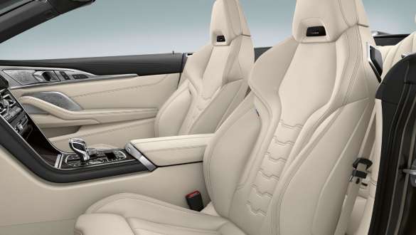 BMW M850i xDrive metāliskā Dravit Grey krāsā, BMW Individual paplašinātā Merino ādas apdare, Ivory White krāsā. BMW M850i xDrive metāliskā Dravit Grey krāsā, BMW Individual paplašinātā Merino ādas apdare, Ivory White krāsā.