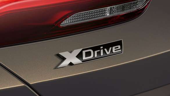 BMW M850i xDrive metāliskā Dravit Grey krāsā, xDrive emblēma. BMW M850i xDrive metāliskā Dravit Grey krāsā, xDrive emblēma.