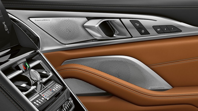 BMW M850i xDrive, salons, Bowers & Wilkins Diamond Surround Sound sistēma. BMW M850i xDrive, salons, Bowers & Wilkins Diamond Surround Sound sistēma.