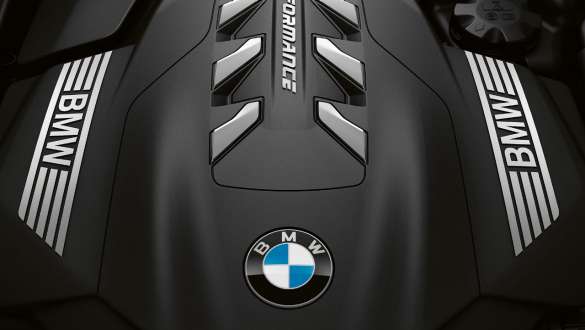BMW TwinPower Turbo vienrindas sešcilindru dīzeļdzinējs. BMW 8. sērijas Coupé, skats no augšas, BMW TwinPower Turbo vienrindas sešcilindru dīzeļdzinējs.