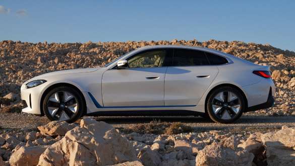 Sānskats, apvidū, BMW i4 eDrive40, G26, 2021 BMW i4 eDrive40, G26, 2021, Mineral White krāsa, sānskats, apvidū