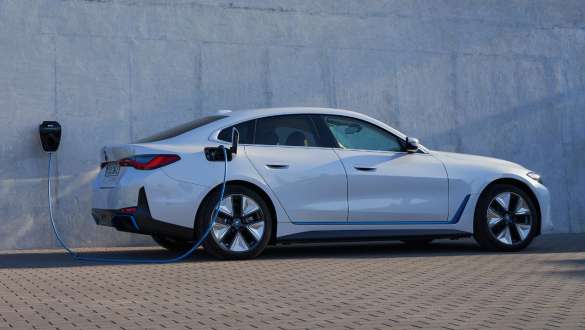 BMW i4 eDrive40, G26, 2021, uzlāde mājās BMW i4 eDrive40, G26, 2021, uzlāde mājās