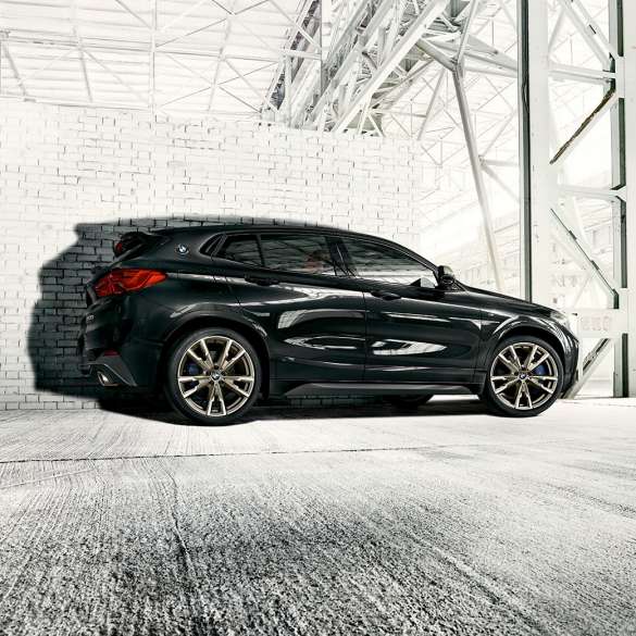 Virsbūve, BMW X2 M35i Virsbūve, BMW X2 M35i, metāliska Sapphire Black, F39, sānskats