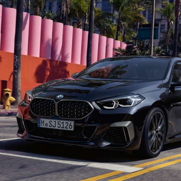 Virsbūves dizains BMW M235i xDrive Gran Coupé Virsbūves dizains, BMW M235i xDrive Gran Coupé, 2020, metāliska Black Sapphire krāsa, F44, priekšpuses skats