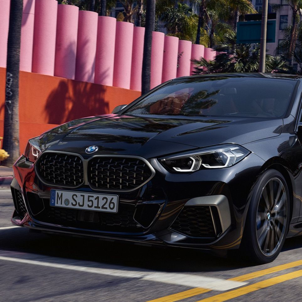 Priekšpuses dizains, BMW M235i xDrive Gran Coupé Priekšpuses dizains, BMW M235i xDrive Gran Coupé, 2020, metāliska Black Sapphire krāsa, F44, trīs ceturtdaļu priekšpuses skats