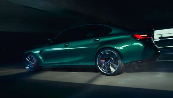 M raksturīgā balstiekārta, BMW M3 Sedan, G80, 2020 BMW M3 Sedan, G80, 2020, Isle of Man Green krāsa, M raksturīgā balstiekārta, sānskats