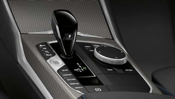 Astoņpakāpju Steptronic sporta pārnesumkārba, BMW M340i xDrive Sedan, G20, 2020 BMW M340i xDrive Sedan, G20, 2020, astoņpakāpju Steptronic pārnesumkārba, tuvplāns, pārnesumu pārslēgsvira