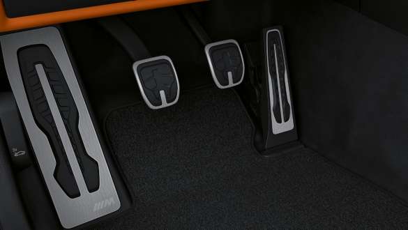 Integrētā M raksturīgā bremzēšanas sistēma, BMW M3 Sedan, G80, 2020 BMW M3 xDrive Sedan, G80, 2020, integrētā M raksturīgā bremzēšanas sistēma, pedāļi, kokpits