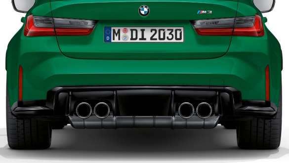 Izpūtēja cauruļu apdares elementi Chrome krāsā, BMW M3 Sedan, G80, 2020 BMW M3 Sedan, G80, 2020, Isle of Man Green krāsa, izpūtēja cauruļu apdares elementi Chrome krāsā, aizmugures skats