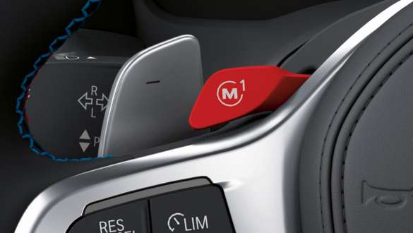 M Drive, BMW 3. sērijas Sedan M automobiļi, G80 BMW 3. sērijas Sedan M automobiļi, G80, M Drive, tuvplāns, M Drive pogas uz M ādas stūres