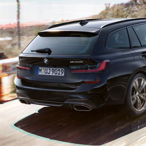 Aizmugures dizains ar izpūtēja caurulēm BMW M340i xDrive Touring, aizmugures dizains ar izpūtēja caurulēm