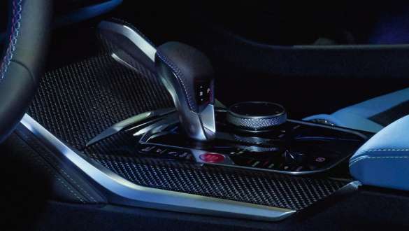 Astoņpakāpju M Steptronic pārnesumkārba, BMW M4 M Competition Coupé, G82, 2020 BMW M4 Competition Coupé, G82, 2020, astoņpakāpju M Steptronic pārnesumkārba, tuvplāns, viduskonsole, salons