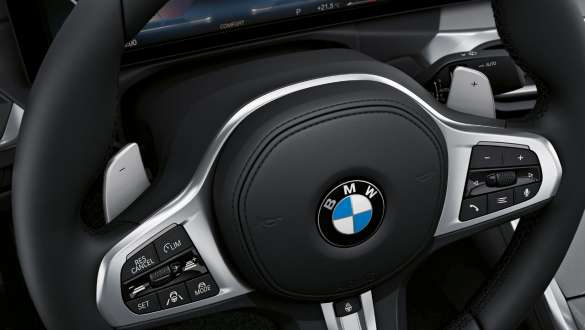 Variablā sporta stūres iekārta, BMW M440i xDrive Coupé, G22, 2020 BMW M440i xDrive Coupé G22 2020, variablā stūres iekārta, salons, tuvplāns