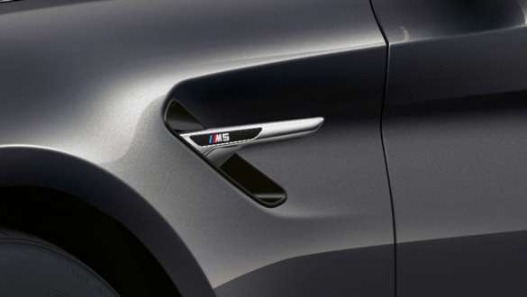 M gaisa savācēji, BMW M5, F90, 2020 M gaisa savācēji, BMW M5, F90, LCI, atjaunināts, 2020, metāliska Brands Hatch Grey krāsa, tuvplāns