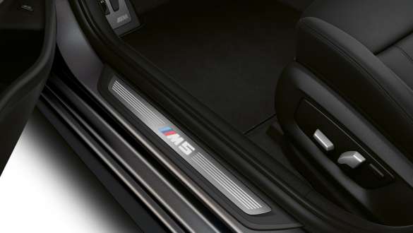 Durvju sliekšņu apdare ar uzrakstu “M5”, BMW M5, F90, 2020 Durvju sliekšņu apdare ar uzrakstu “M5”, BMW M5, F90, LCI, atjaunināts, 2020
