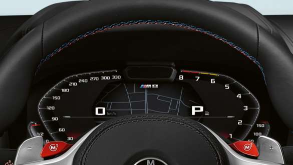 M īpašais instrumentu panelis. BMW M8 Competition Cabrio M īpašais instrumentu panelis.