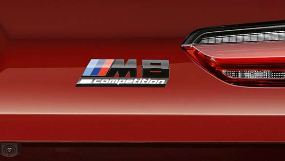 M8 Competition emblēma. BMW M8 Competition Cabrio M8 Competition emblēma.