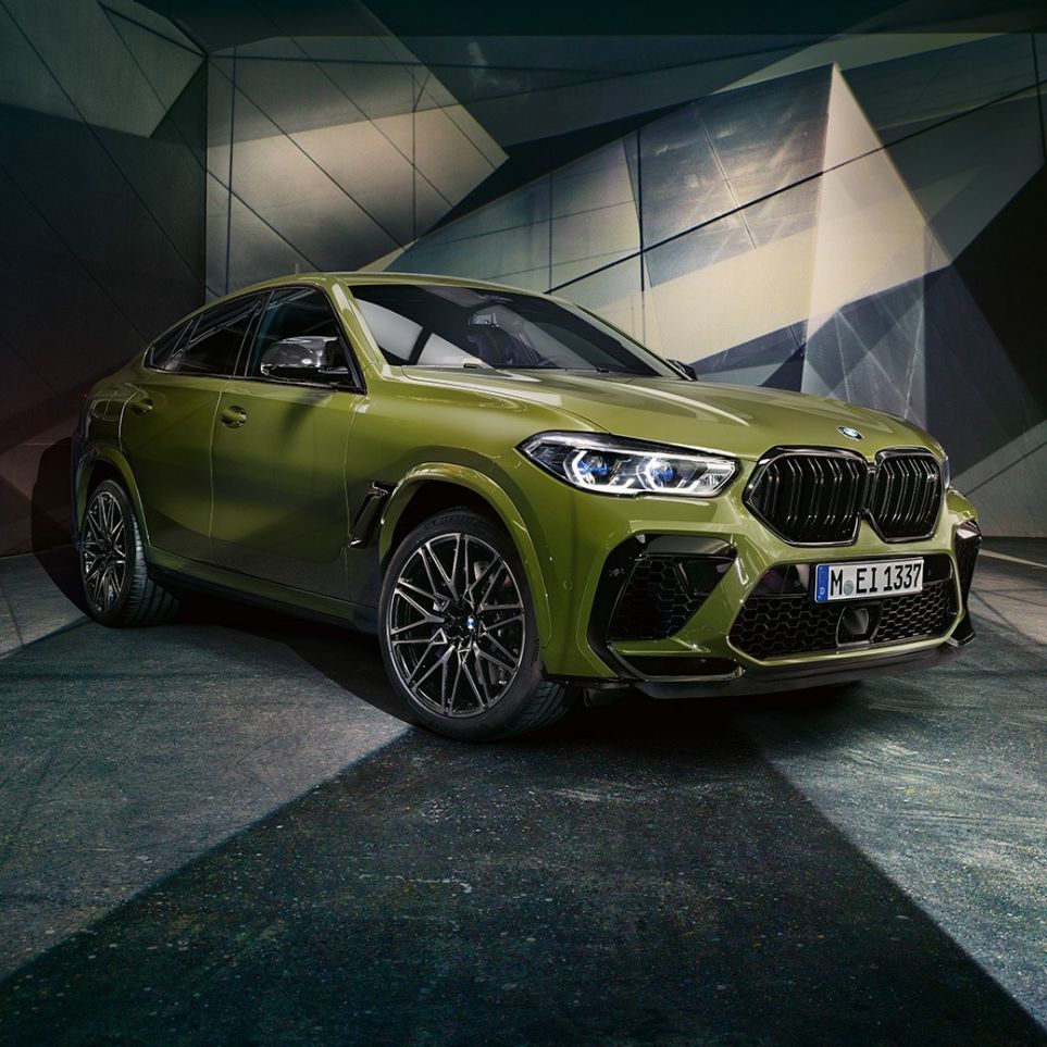 M dubultais elipsveida režģis, BMW X6 M Competition M dubultais elipsveida režģis, BMW X6 M Competition F96, BMW Individual, īpašā Urban Green krāsa, SUV, trīs ceturtdaļu priekšpuses skats