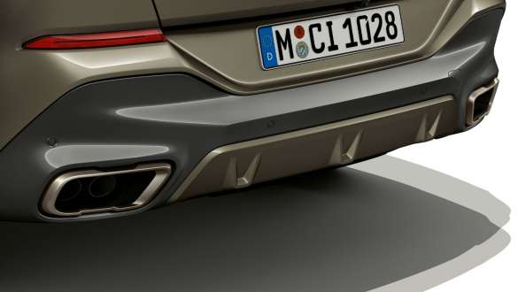 BMW X6 M50i, aizmugurējā daļa ar M sporta izplūdes sistēmu, G06 BMW X6 M M50i, aizmugure, M sporta izplūdes sistēma, G06, 2018, SUV