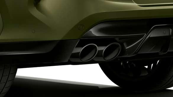 BMW X6 M Competition F96 izpūtēja dekoratīvās caurules Izpūtēja dekoratīvās caurules Black Chrome krāsā, BMW X6 M Competition F96, SUV, BMW Individual īpašā Urban Green krāsa, virsbūve
