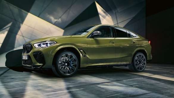 BMW X6 M Competition ar M xDrive, F96 BMW X6 M Competition ar M xDrive, BMW Individual īpašā Urban Green krāsa, SUV, F96, 2020, SUV, sānskats