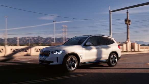 BMW IconicSounds Electric, BMW iX3, G08 BMW IconicSounds Electric, BMW iX3, G08, 2020, pa ielu braucošs automobilis