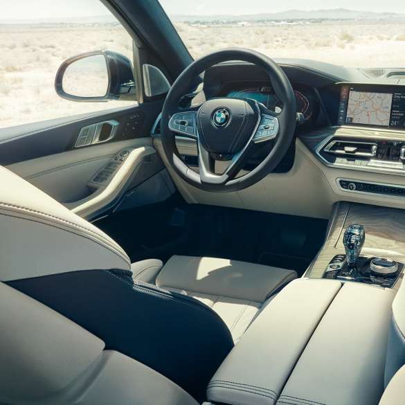BMW X7 kokpits BMW X7 salons, kokpits ar sporta ādas stūri, G07 2019