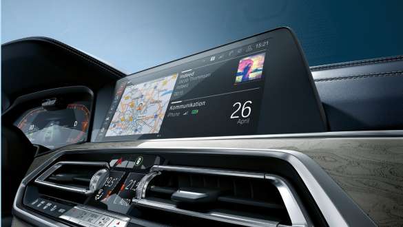 BMW Live kokpits Professional Ieslīps zema leņķa uzņēmums ar BMW Live kokpitu Professional