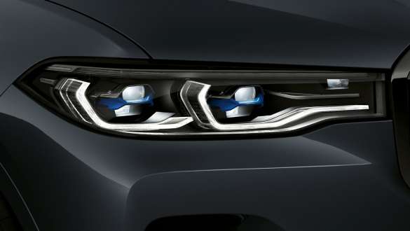 BMW Laserlight BMW X7 priekšpuses tuvplāns ar fokusu uz BMW Laserlight