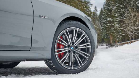 Oriģināls pilns BMW ziemas ritenis, 19 collu M vieglmetāla disks, Double-spoke, 727 M stils Oriģināls pilns BMW ziemas ritenis, 19 collu M vieglmetāla disks, Double-spoke, 727 M stils