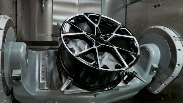 Apstrādāts oriģinālais BMW disks Apstrādāts oriģinālais BMW disks