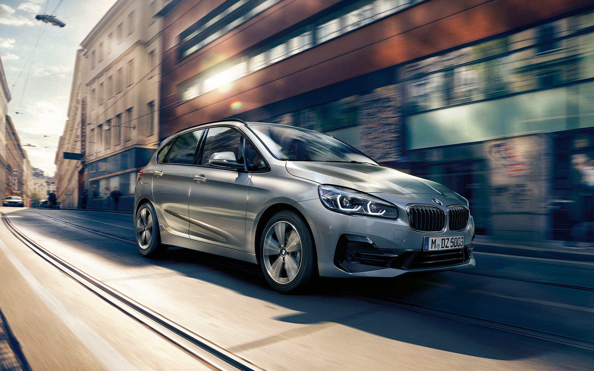BMW 225xe iPerformance Active Tourer Attēli un video