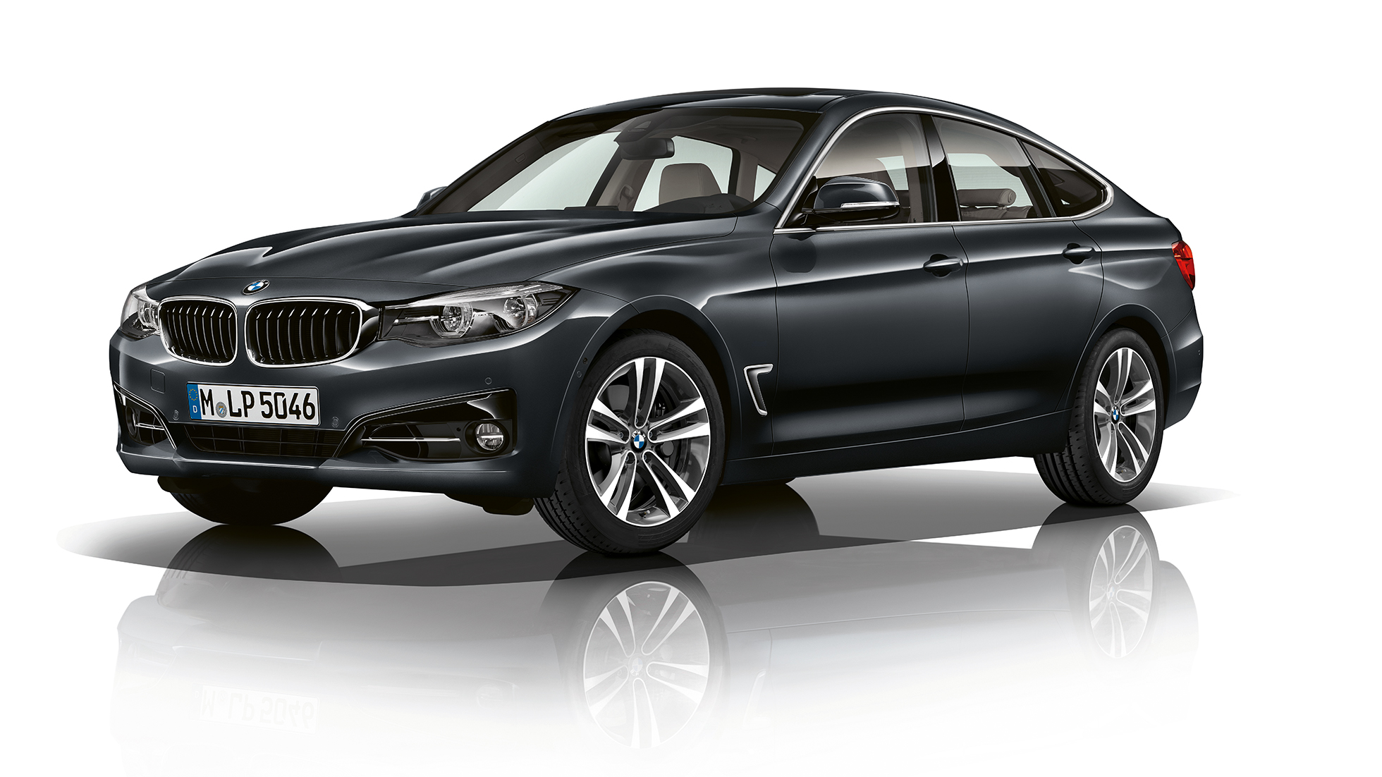 BMW 3. sērijas Gran Turismo, Sport Line modeļa trīs ceturtdaļu priekšējais skats BMW 3. sērijas Gran Turismo, Sport Line modeļa trīs ceturtdaļu priekšējais skats