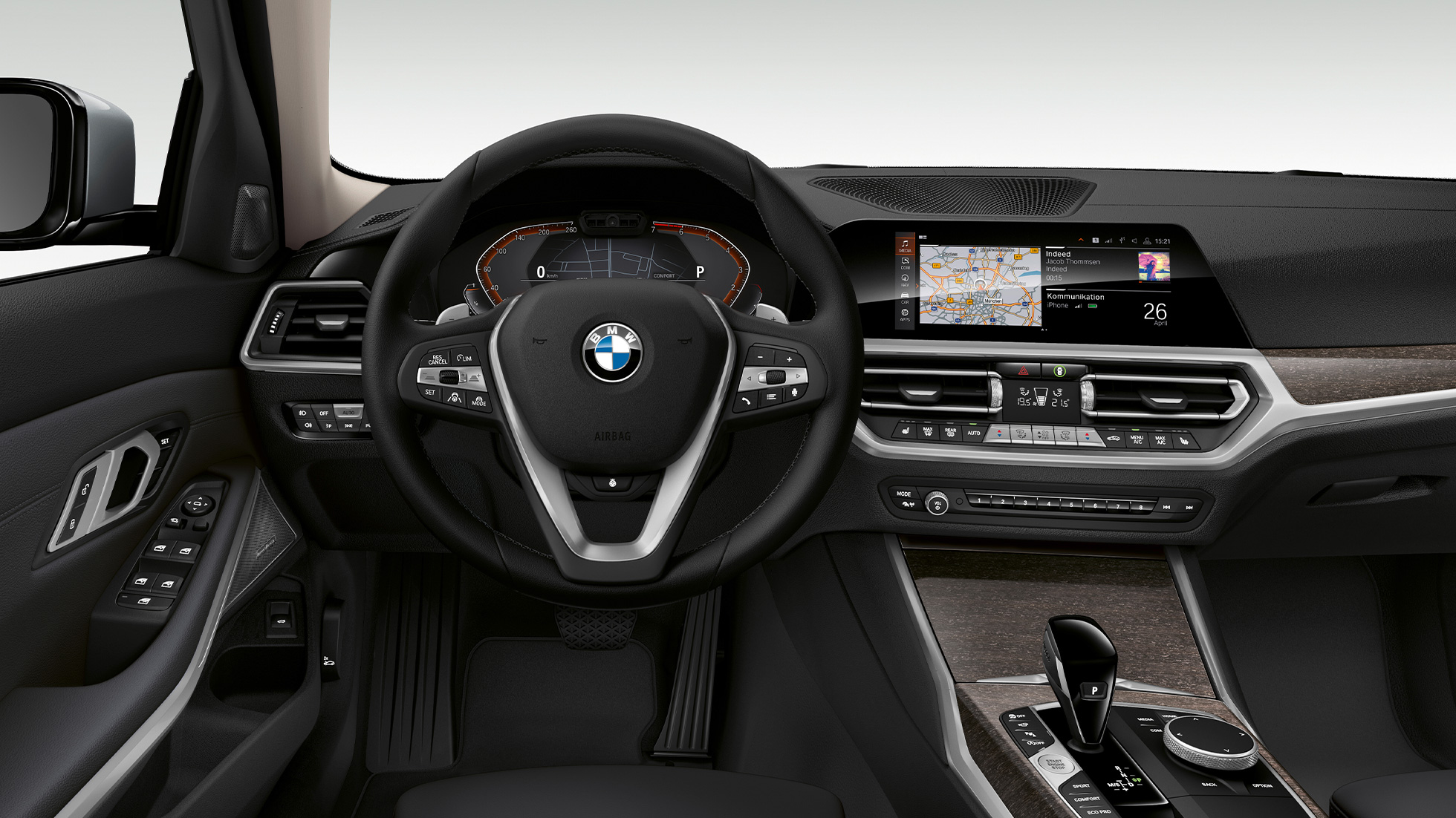 BMW 3. sērijas Sedan, Luxury Line modeļa kokpits BMW 3. sērijas Sedan ar Luxury Line modeļa iespējām vadītāja kokpita tuvplāns no priekšpuses.