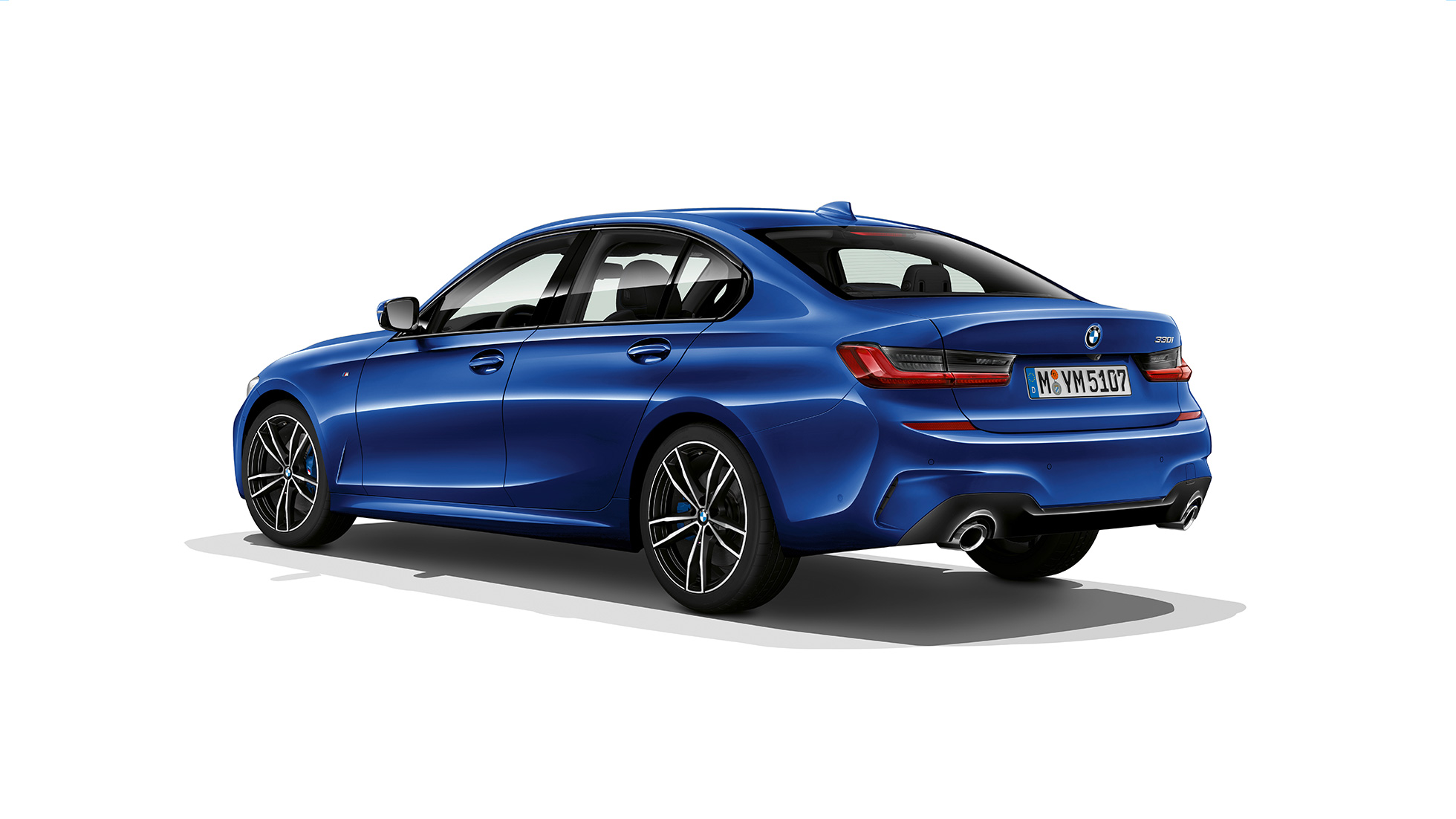 BMW 3. sērijas Sedan, M Sport modeļa aizmugure BMW 3. sērijas Sedan ar M Sport modeļa iespējām trīs ceturtdaļu aizmugures skats.