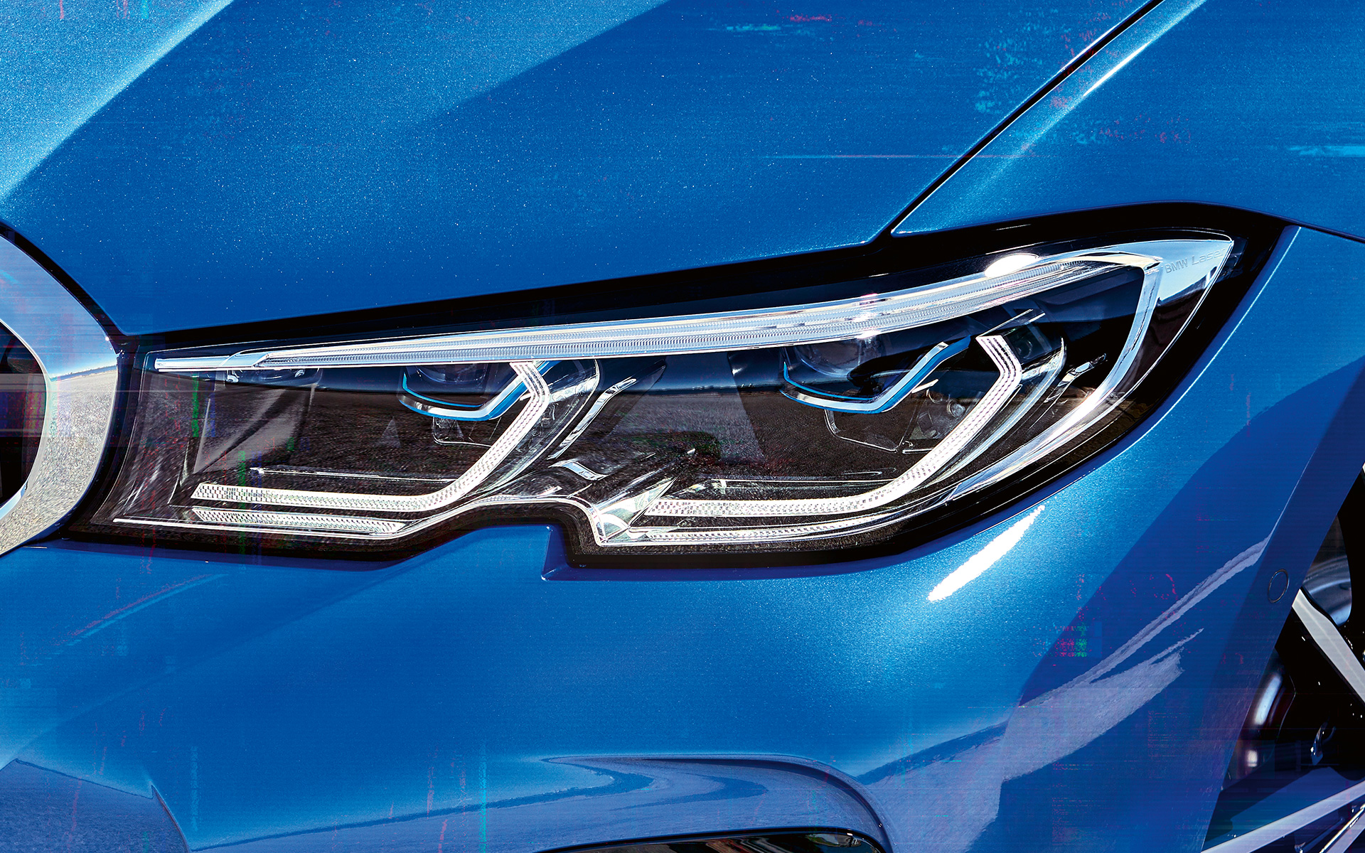 BMW 3. sērijas Sedan (G20), BMW Laserlight. BMW 3. sērijas Sedan (G20), BMW Laserlight. Priekšējo lukturu ar BMW Laserlight tuvplāns no labā sāna.