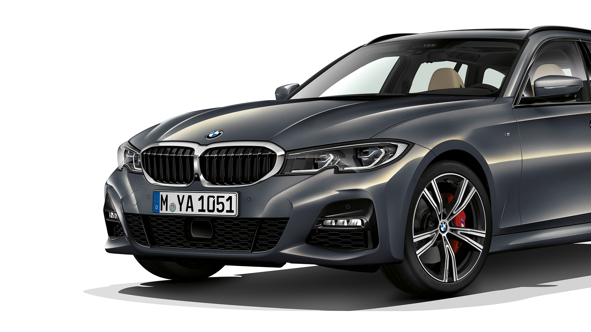 M Sport modelis, trīs ceturtdaļu skatā no priekšpuses BMW 3. sērijas Touring, M Sport modeļa trīs ceturtdaļu priekšējais skats
