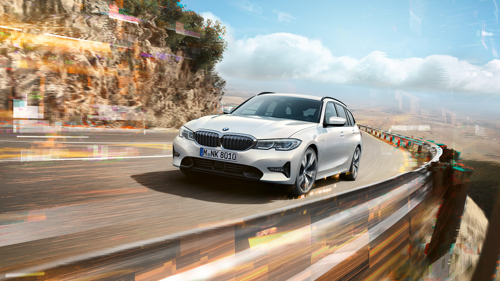 BMW 3. sērijas Touring, BMW 330e hibrīdauto BMW 3. sērijas Touring, BMW 330e hibrīdauto uz tilta