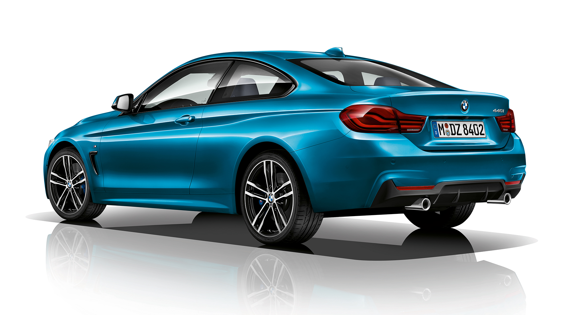 BMW 4. sērijas Coupé, M Sport modeļa trīs ceturtdaļu aizmugures skats BMW 4. sērijas Coupé, M Sport modeļa trīs ceturtdaļu aizmugures skats