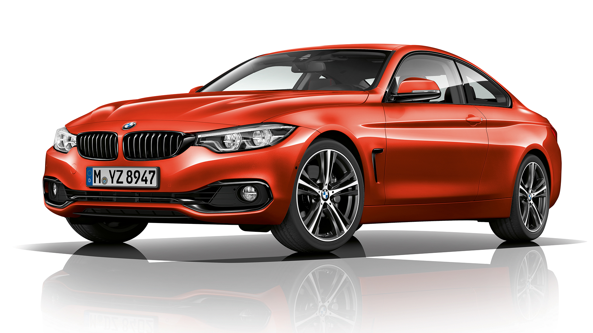 BMW 4. sērijas Coupé, Sport Line modeļa trīs ceturtdaļu priekšējais skats BMW 4. sērijas Coupé, Sport Line modeļa trīs ceturtdaļu priekšējais skats