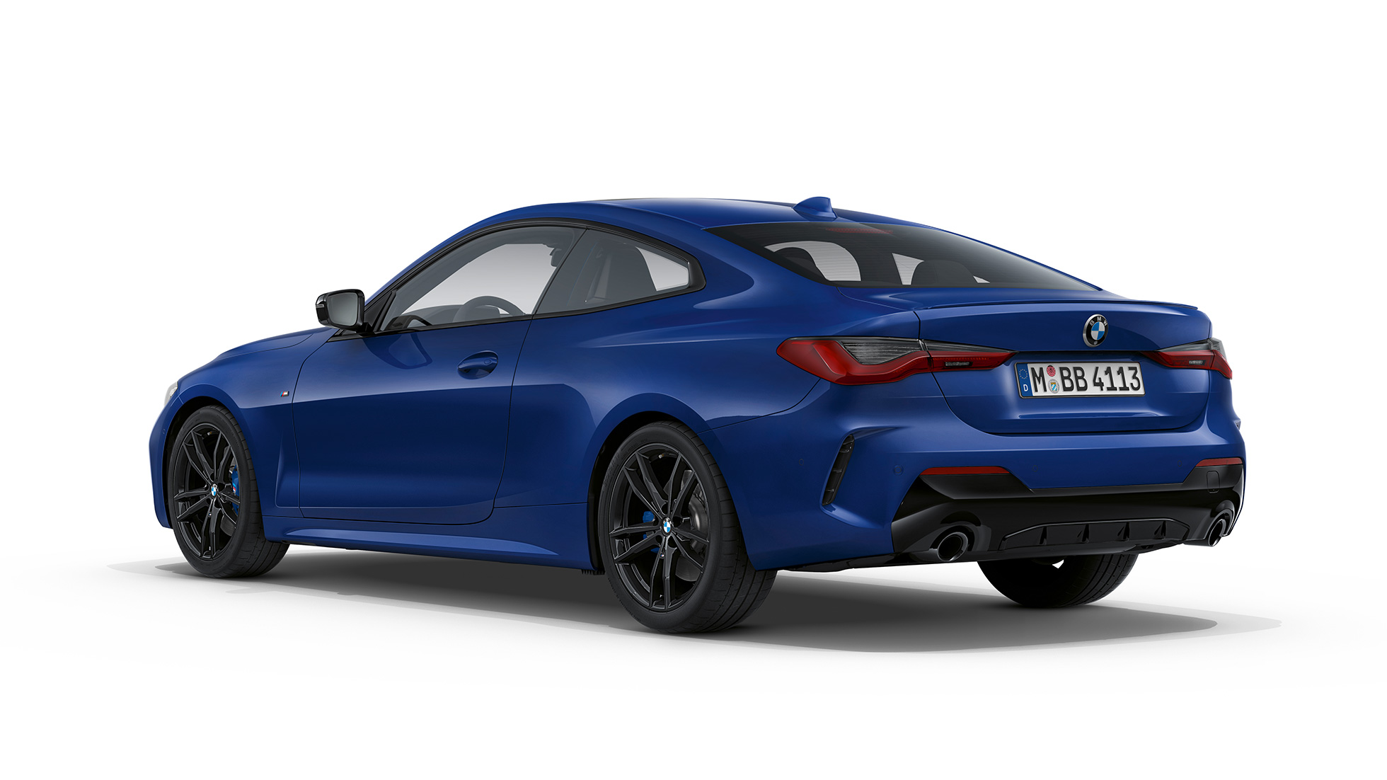 Aizmugure, BMW 4. sērijas Coupé, M sporta pakotne, G22, 2020 BMW 4. sērijas Coupé, G22, 2020, M sporta pakotne, metāliska Arctic Race Blue krāsa, trīs ceturtdaļu aizmugures skats
