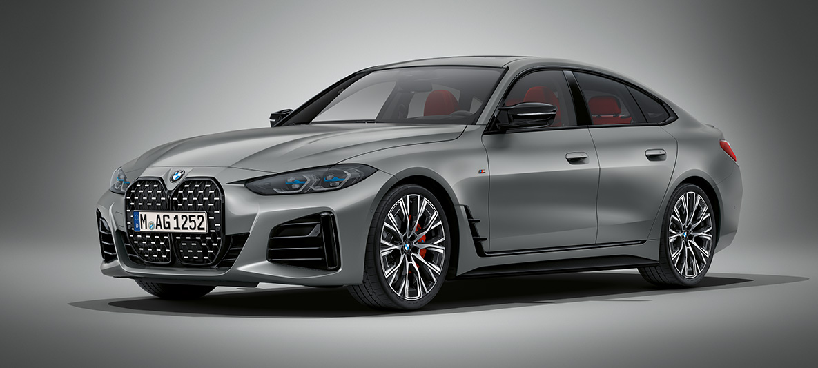 BMW M440i xDrive Gran Coupé, G26, 2021, BMW Individual metāliska Frozen Pure Grey krāsa BMW 4. sērijas Gran Coupé, G26, BMW Individual metāliska Frozen Pure Grey krāsa, trīs ceturtdaļu priekšpuses skats, stāvošs automobilis