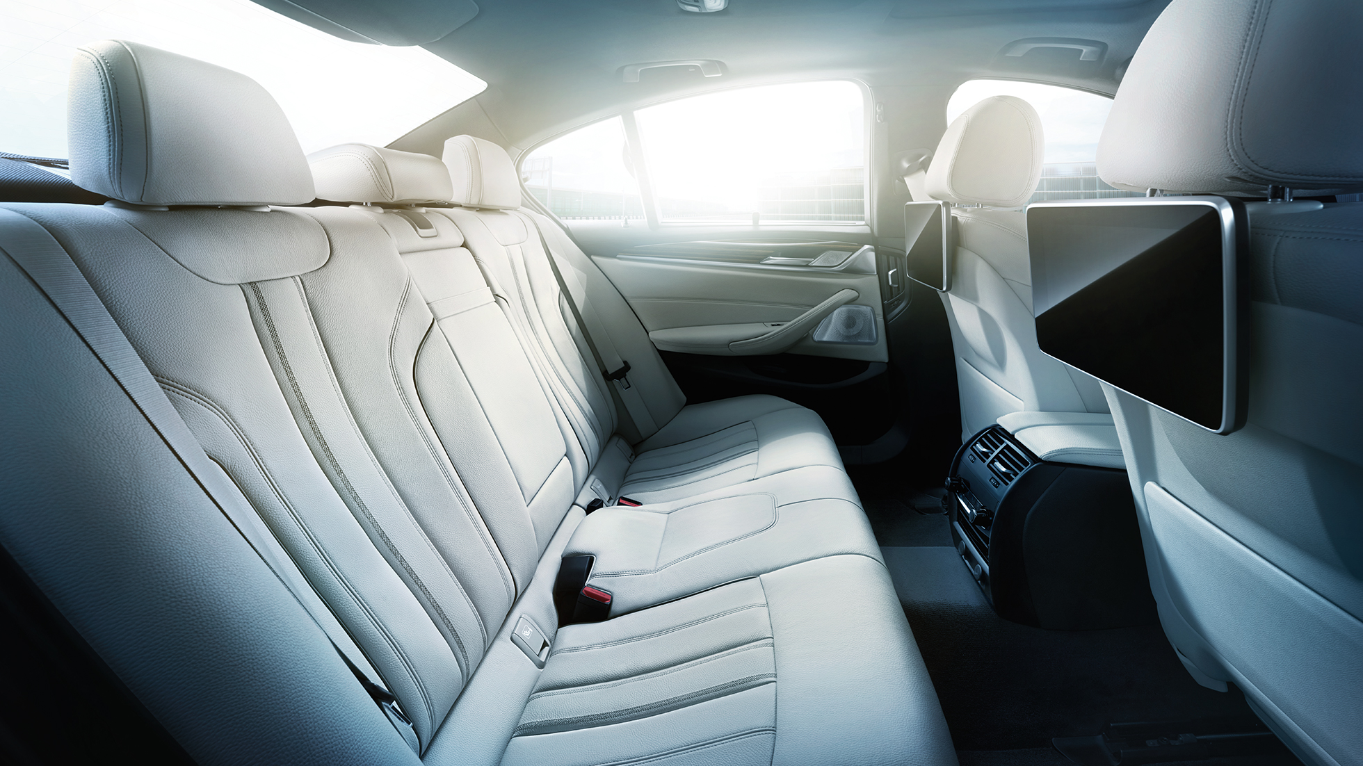 Apdare, BMW 5. sērijas Sedan Apdare, BMW 5. sērijas Sedan, 540i Sedan G30, metāliska Bluestone krāsa, salons