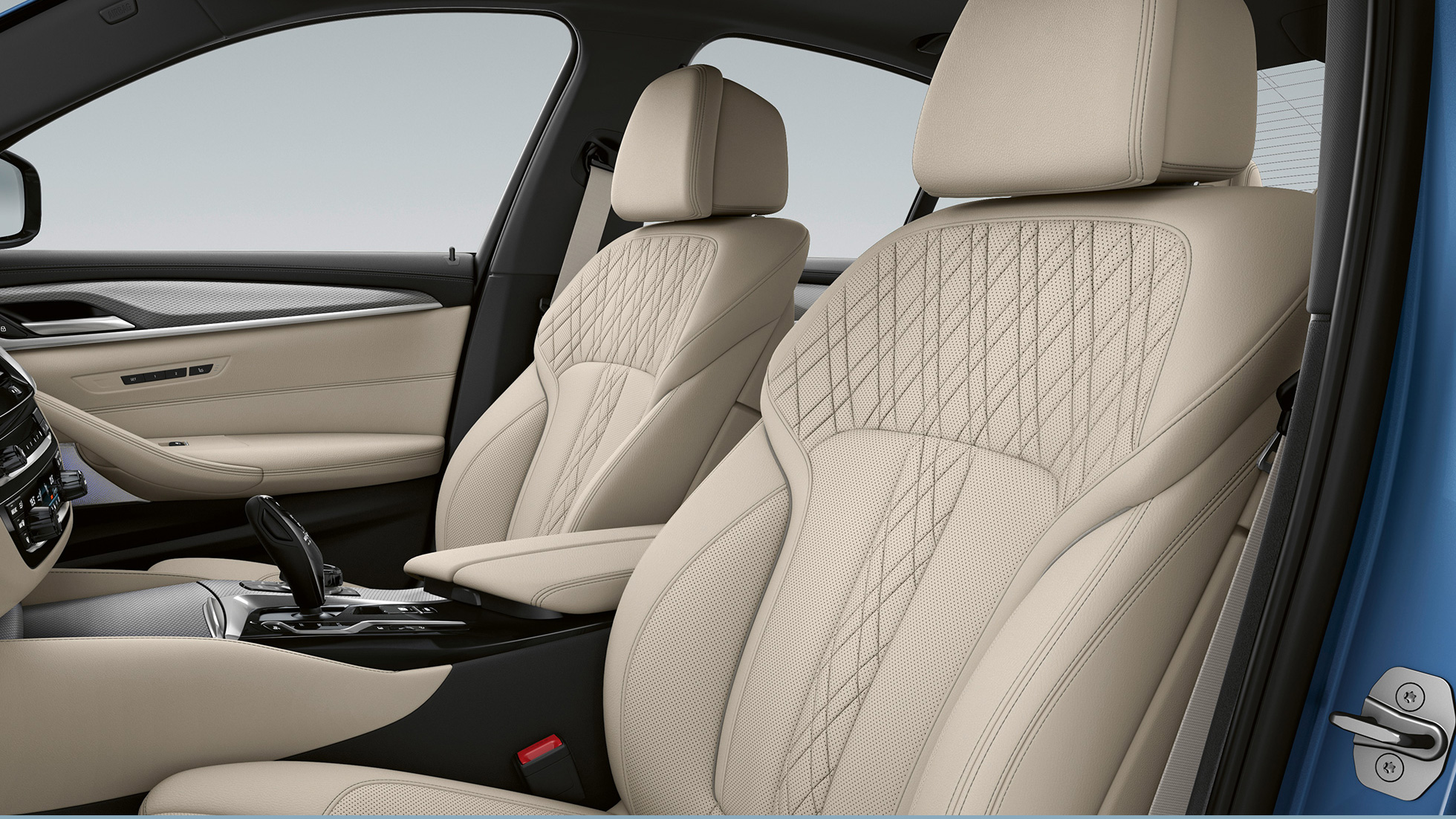 Apdare, BMW 5. sērijas Sedan, G30, hibrīdauto, M sporta pakotne Dakota ādas apdare Black krāsā ar kontrastējošu šuvumu, Blue krāsa, BMW 5. sērija, 520d, G30, 2020, M sporta pakotne, salons